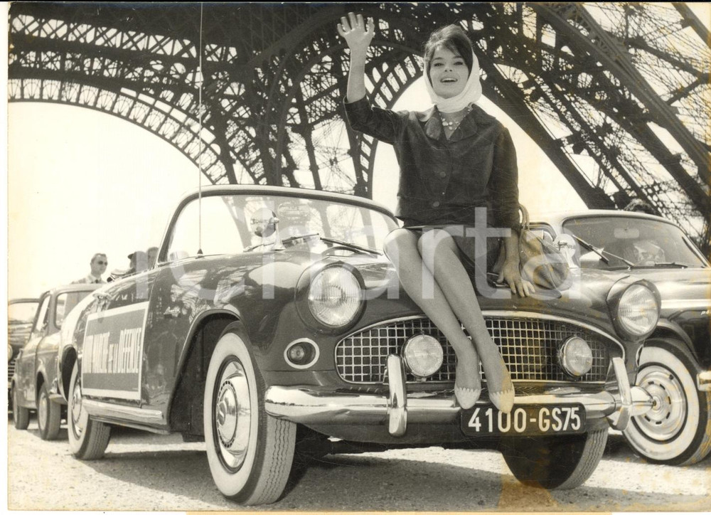 1959 PARIS Tour Eiffel - Pascale PETIT vend sa voiture pour "Secours routier"