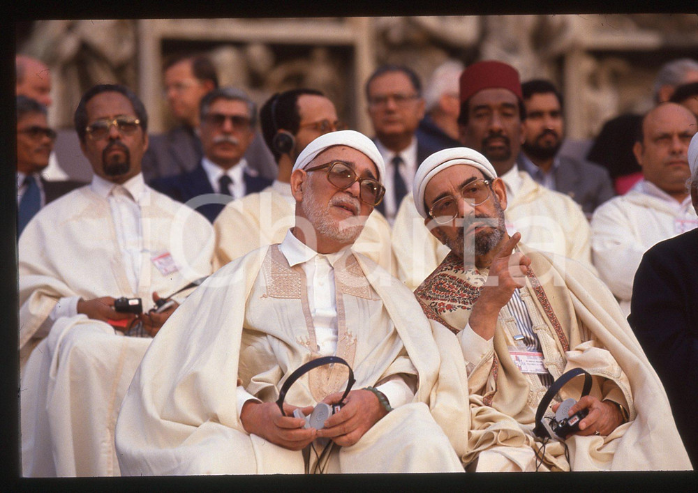 35mm vintage slide* 1993 MILANO Mohamed Habib BELKHODJA in Piazza Duomo (3)