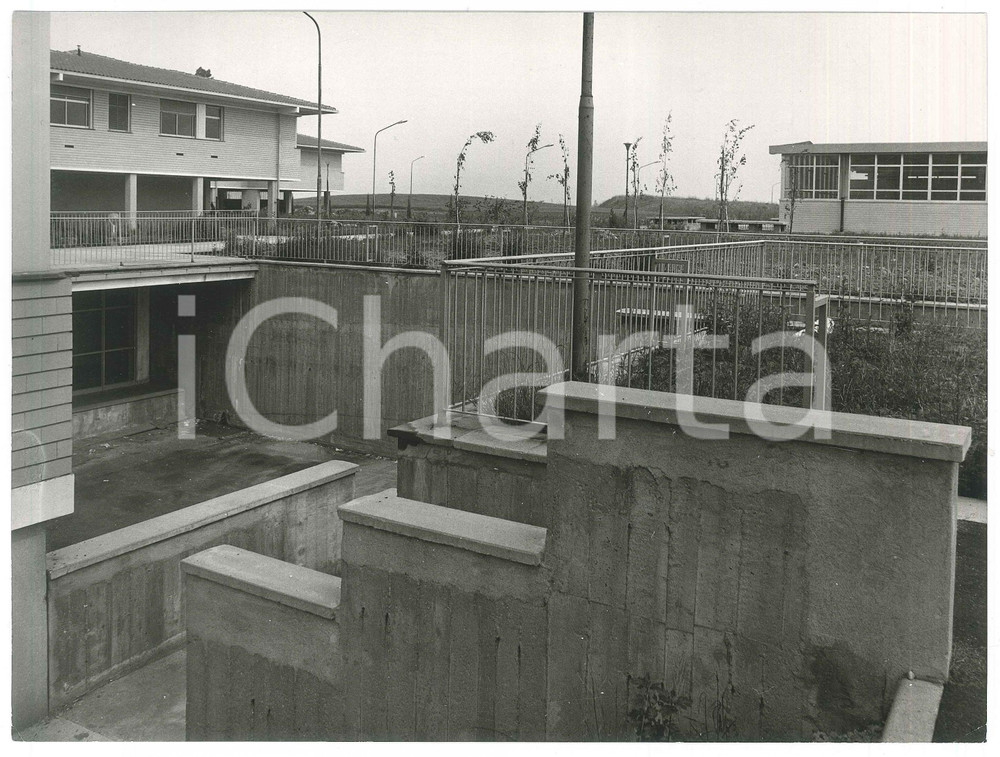 Fotografia d epoca originale 1975 GRUGLIASCO TO Nuovo Ospedale Psichiatrico  Esterno Foto 24x18 8 1