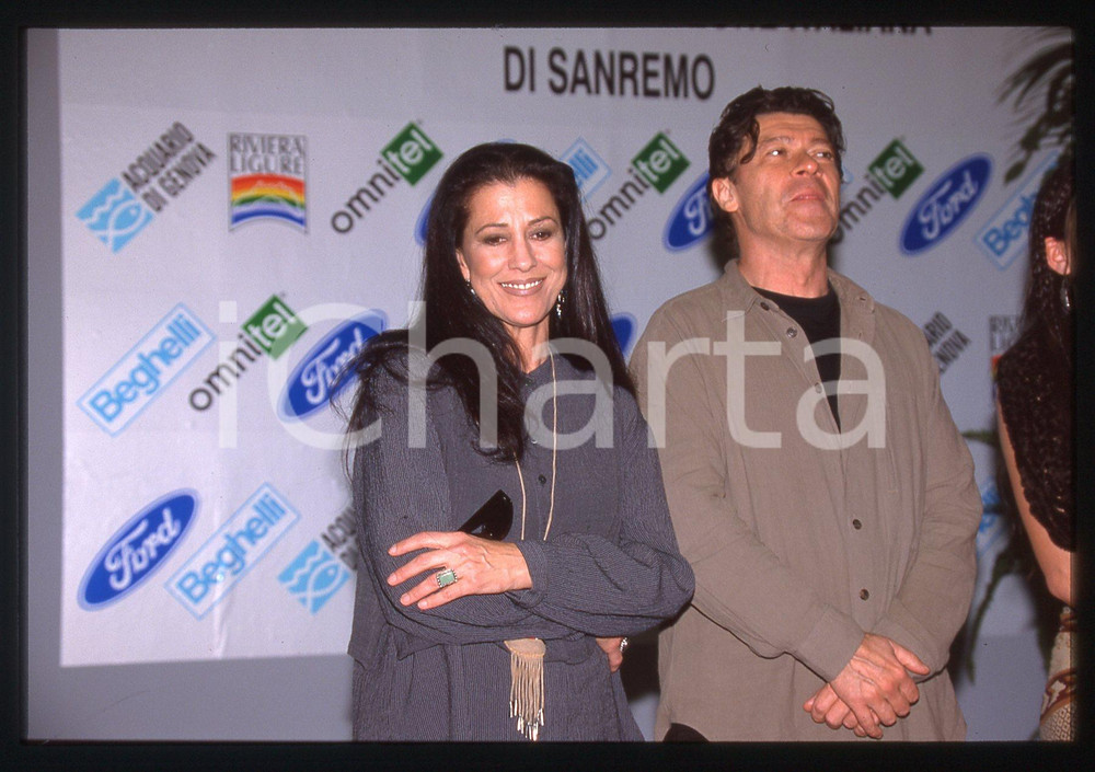 35mm vintage slide* 1995 SANREMO Robbie ROBERTSON Rita COOLIDGE Ritratto (1)