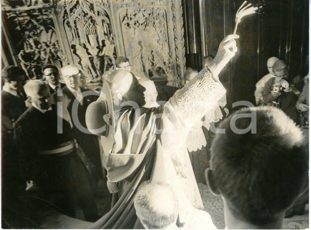1963 DUOMO DI MILANO Il nuovo Arcivescovo Giovanni COLOMBO celebra Messa