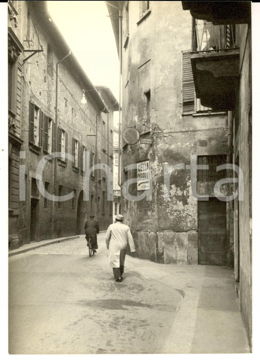 Fotografia d epoca originale 1956 MILANO Veduta via CAPPUCCIO con insegna CELLA CARBONI Foto ARTISTICA 1