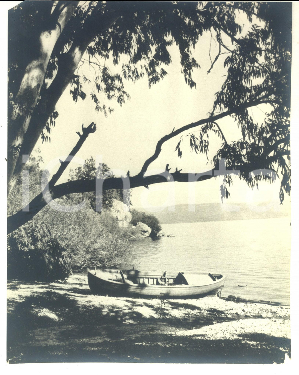 Fotografia d epoca originale 1960 ca ASIA Spiaggia con barca ormeggiata Fotografia ARTISTICA 26x20 1