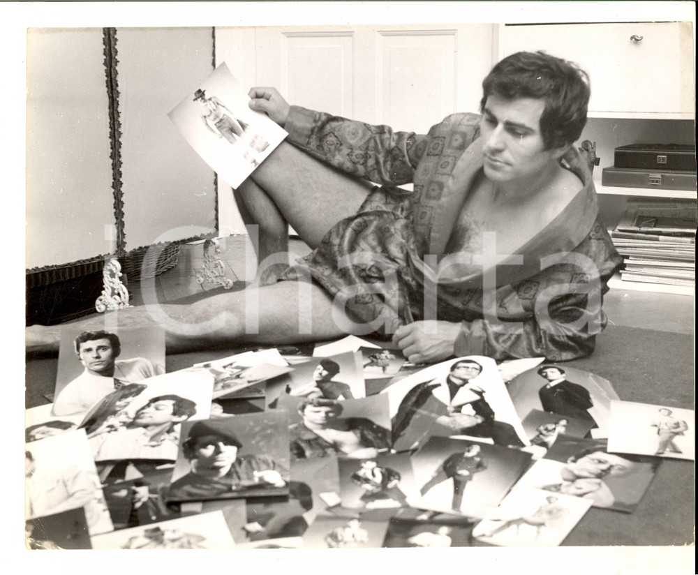 Fotografia d epoca originale 1970 ca GERMANY CINEMA Attore in vestaglia in posa sexy Foto VINTAGE 27x22 1