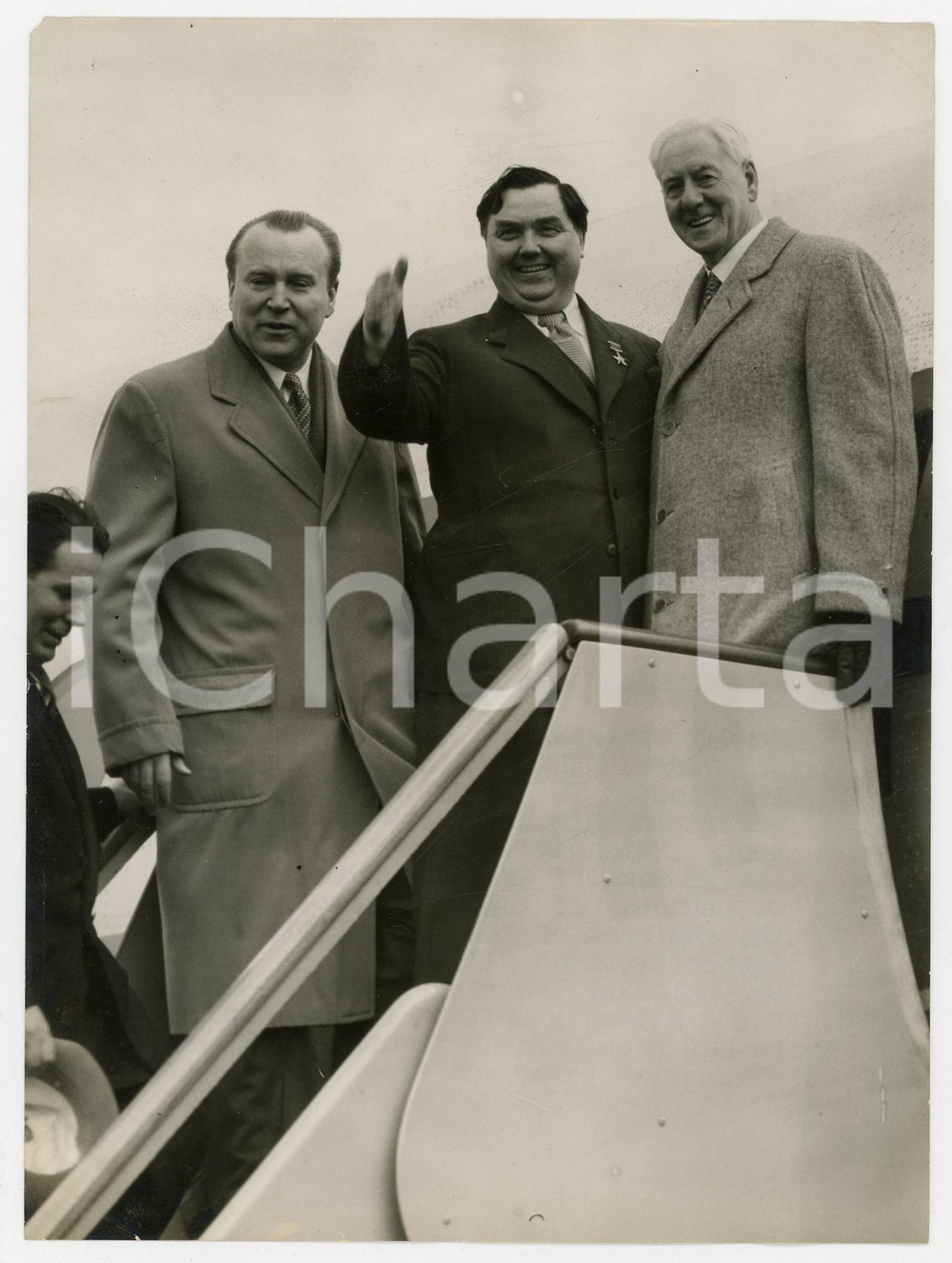 Fotografia d epoca originale 1956 LONDON Georgij MALENKOV Walter CITRINE going aboard the Russian TU 104 1