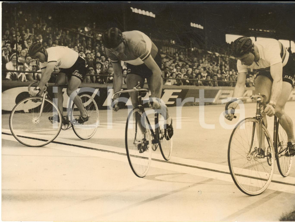1955 ca PARIS Course de vitesse - Enzo SACCHI Jacques BELLENGER Reg HARRIS Photo