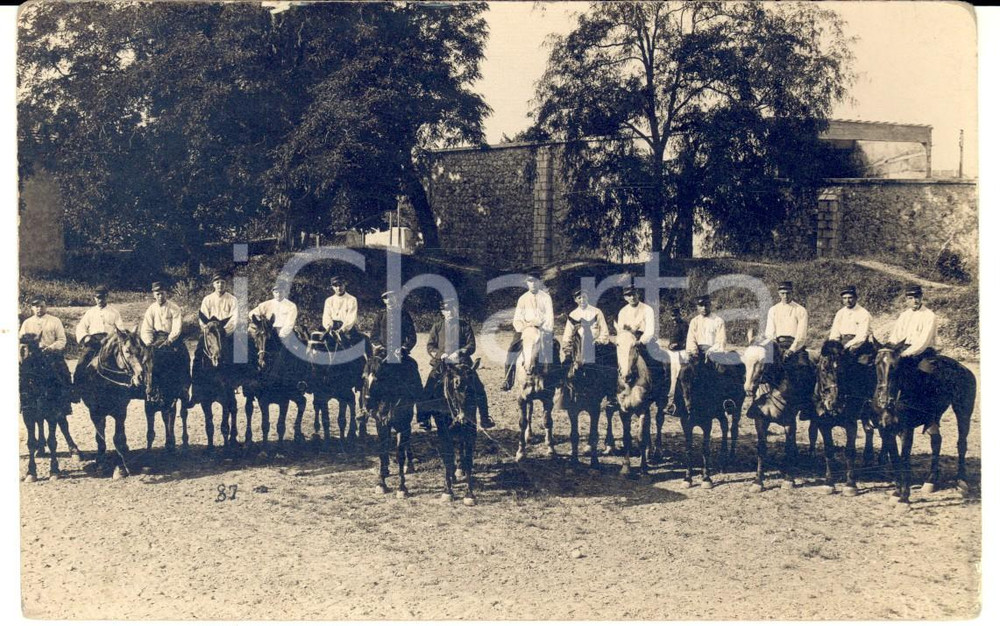 Fotografia d epoca originale 1910 ca FRANCIA ARMEE DE TERRE Allievi ufficiali di fanteria a cavallo Foto FP 1