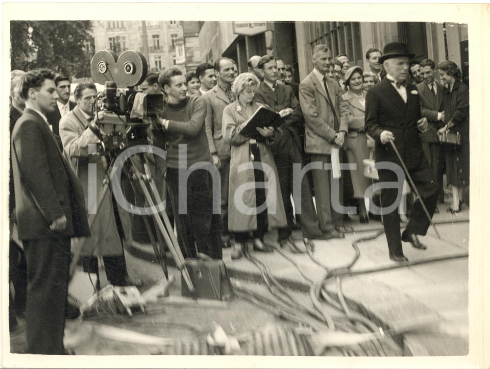 1956 LONDON Berkeley Square - Charlie CHAPLIN filmed for "A king in New York"