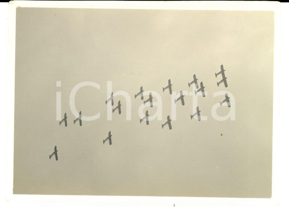Fotografia d epoca originale 1930 ca REGIO ESERCITO Formazione aerea in manovra Foto 11x9 cm 1