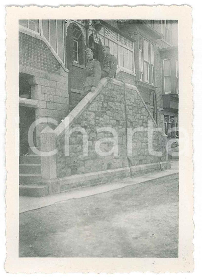 1936 JERSEY (UK) WEHRMACHT - 13 Komp. Inf. Rgt. 15 - Two officers - Photo 6x9 cm Fotografia originale d'epoca.    FAIR/discreto residui cartacei al verso Formato: 6x9 cm originale e autentica 1