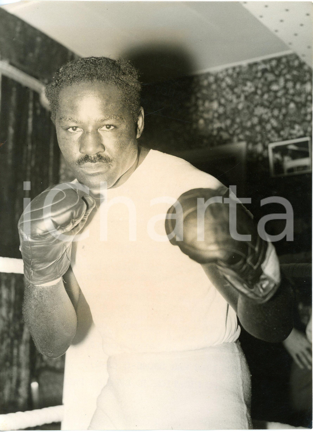 1956 LONDON Toby's gym - Portrait of Ezzard CHARLES world heavyweight champion