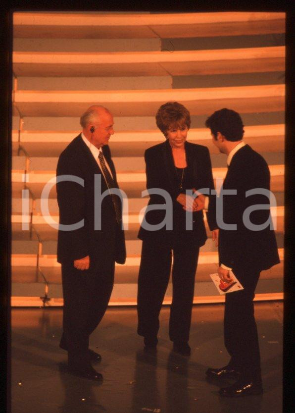 Fotografia d epoca originale 35mm vintage slide 1999 FESTIVAL SANREMO Michail GORBACHEV  Raissa  FAZIO 1 1