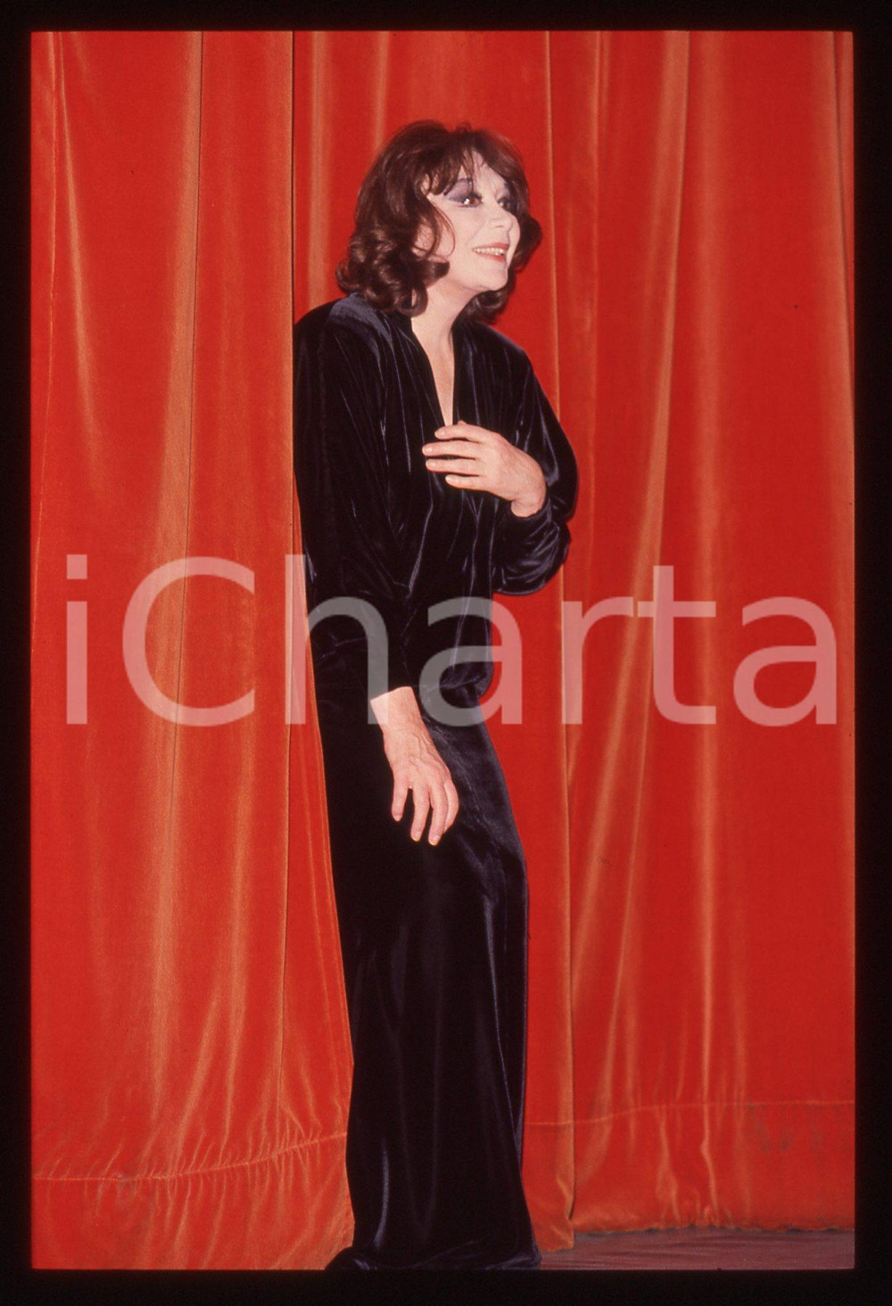 35mm vintage slide* 1985ca COSTUME Juliette GRÉCO Ritratto della cantante (23)