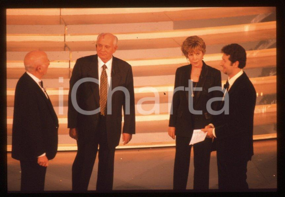 Fotografia d epoca originale 35mm vintage slide 1999 FESTIVAL SANREMO Michail GORBACHEV  FAZIO  DULBECCO 3 1