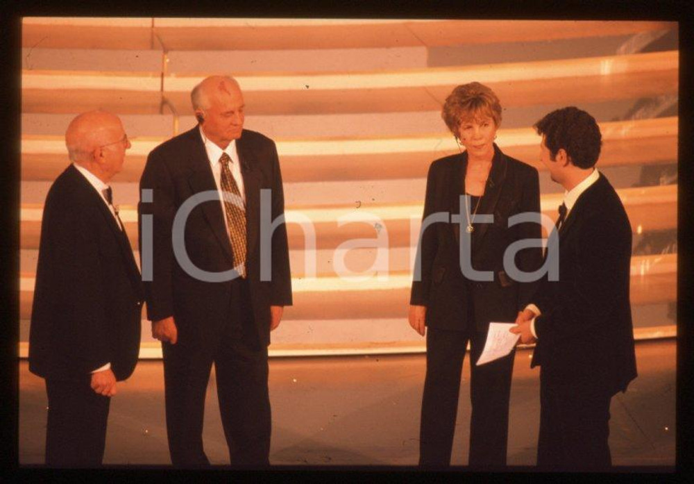 Fotografia d epoca originale 35mm vintage slide 1999 FESTIVAL SANREMO Michail GORBACHEV  FAZIO  DULBECCO 5 1