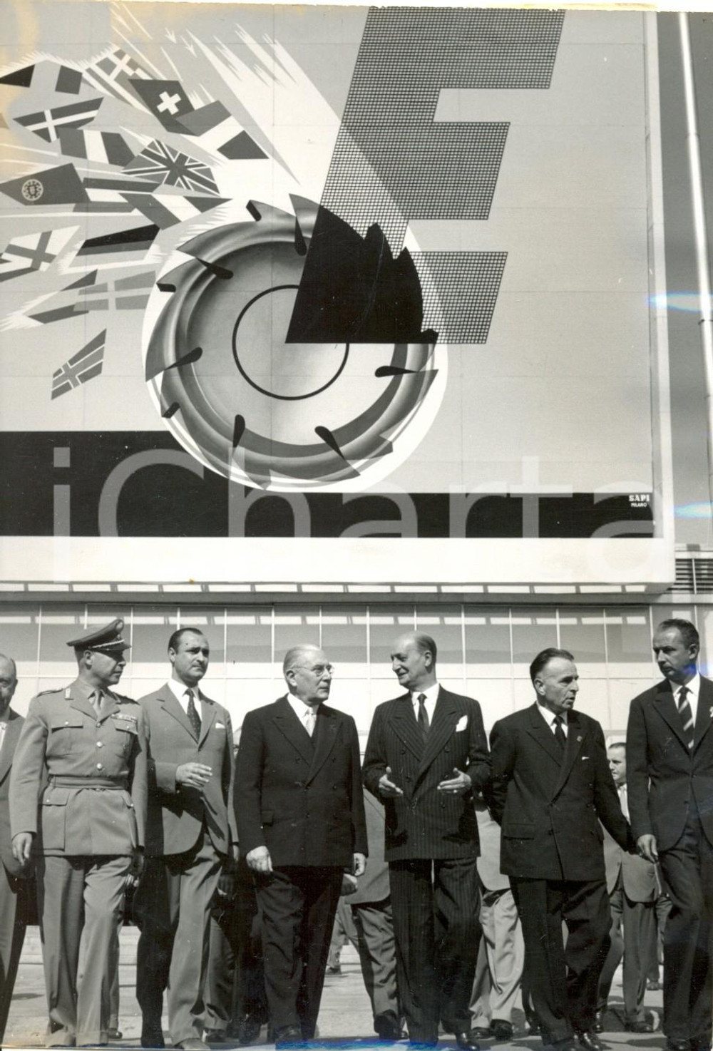 Fotografia d epoca originale 1954 MILANO  Mostra macchine utensili  Bruno VILLABRUNA tra le autorità Foto 1