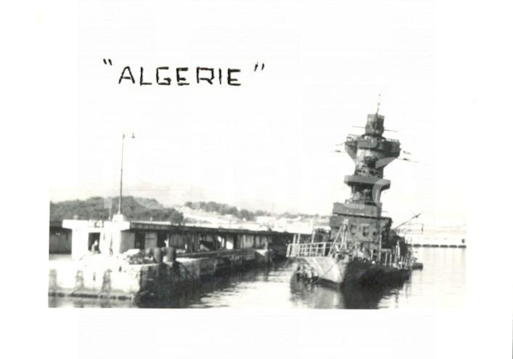 Fotografia d'epoca originale 1942 WW2 TOLONE Autoaffondamento flotta francese - Incrociatore ALGERIE *Foto 1