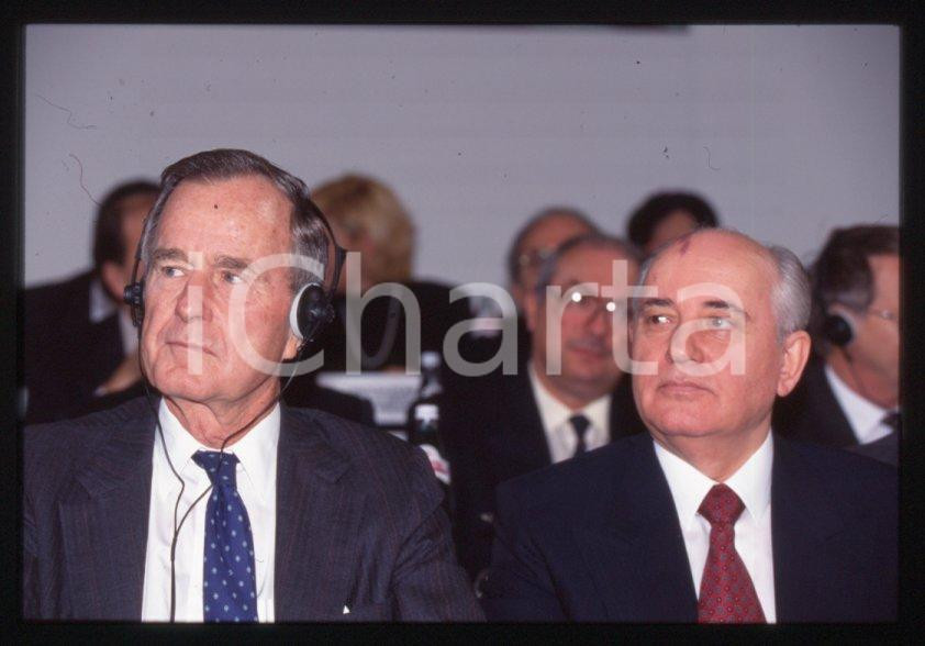 Fotografia d epoca originale 35mm vintage slide 1994 RIMINI â€œPio ManzÃ¹â€ George BUSH Michail GORBACHEV 6 1