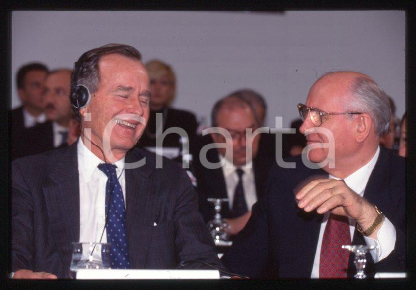 Fotografia d epoca originale 35mm vintage slide 1994 RIMINI â€œPio ManzÃ¹â€ George BUSH Michail GORBACHEV 8 1