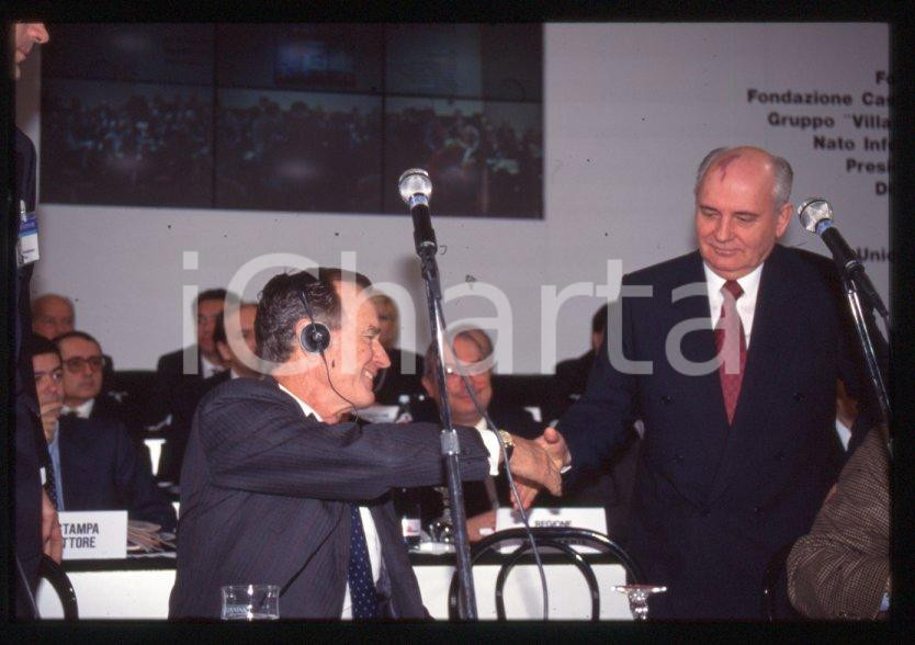 Negativo, diapositiva originale 35mm vintage slide 1994 RIMINI “Pio Manzù” George BUSH Michail GORBACHEV 9 1