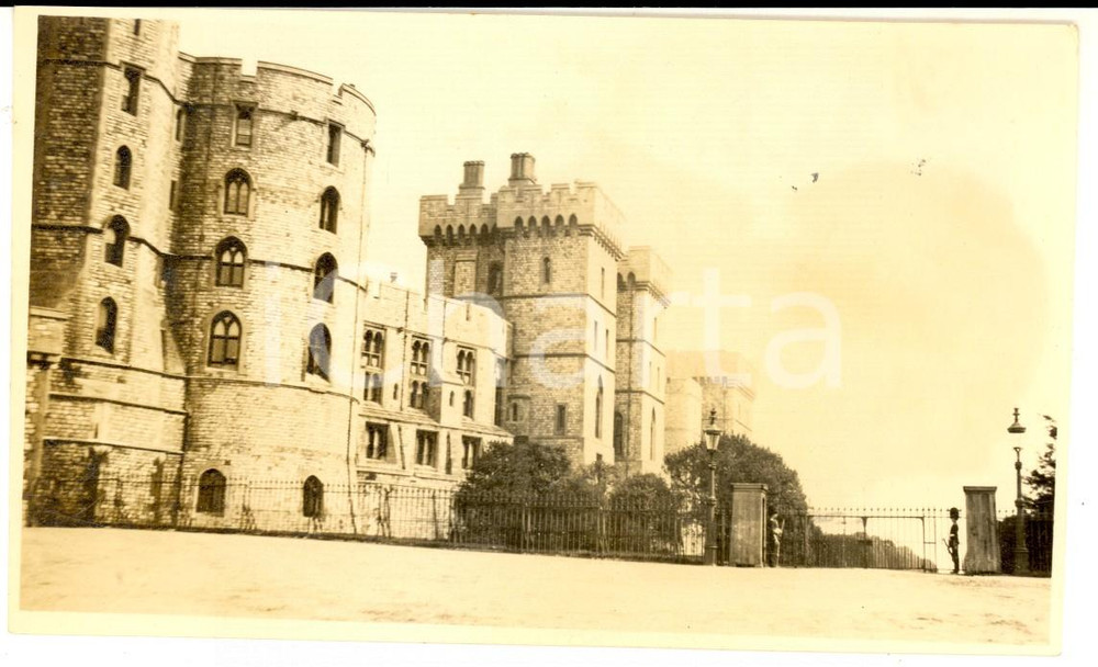 Fotografia d epoca originale 1924 Castello di WINDSOR UK Ingresso ai giardini Fotografia VINTAGE 14x8 cm 1