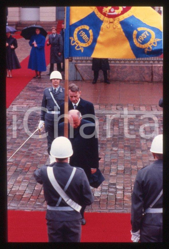 Fotografia d epoca originale 35mm vintage slide 1990 HELSINKI Summit  Michail GORBACHEV Mauno KOIVISTO 1 1