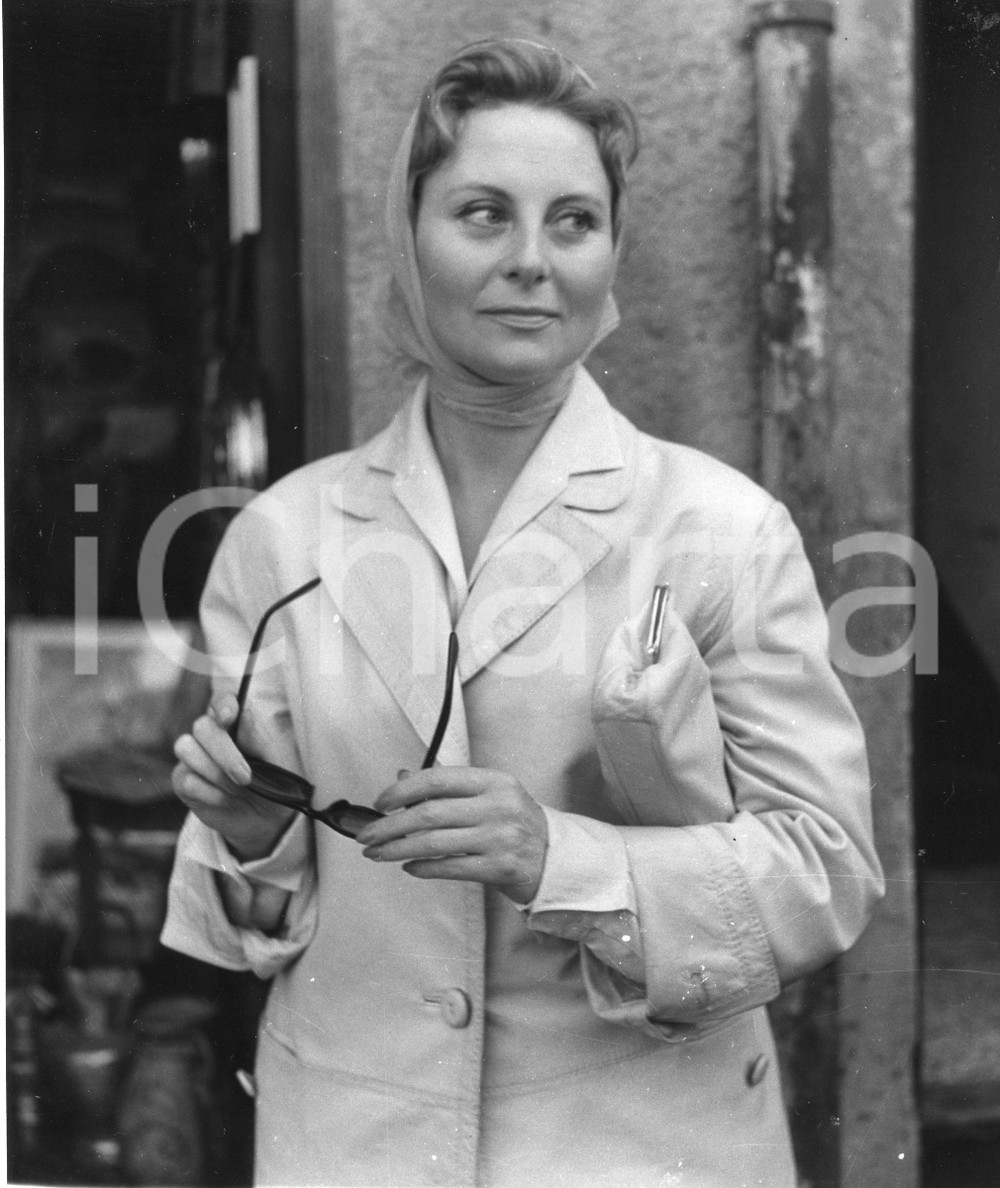 Fotografia d epoca originale 1958 PORTOFINO Attrice Michèle MORGAN in vacanza  Foto  vintage 18x21 1