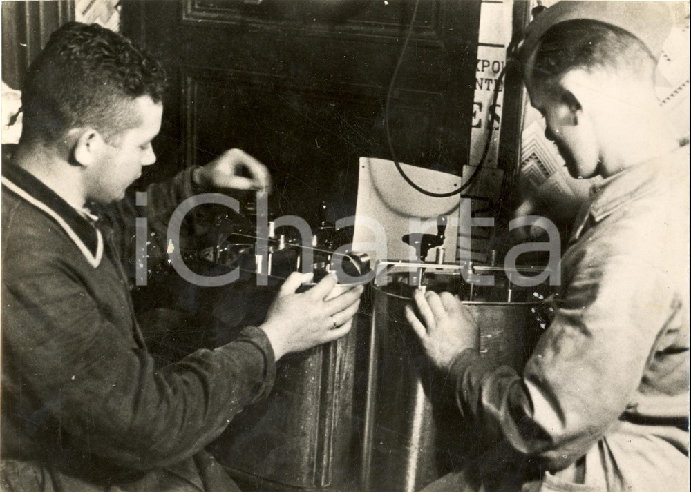 Fotografia d'epoca originale 1935 ca BERLIN (DE) Lavaggio e sviluppo pellicola FILM *Fotografia 1