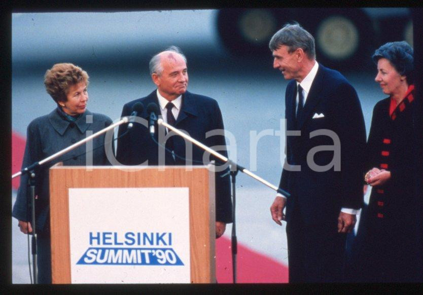 Fotografia d epoca originale 35mm vintage slide 1990 HELSINKI Summit  Michail GORBACHEV Mauno KOIVISTO 2 1