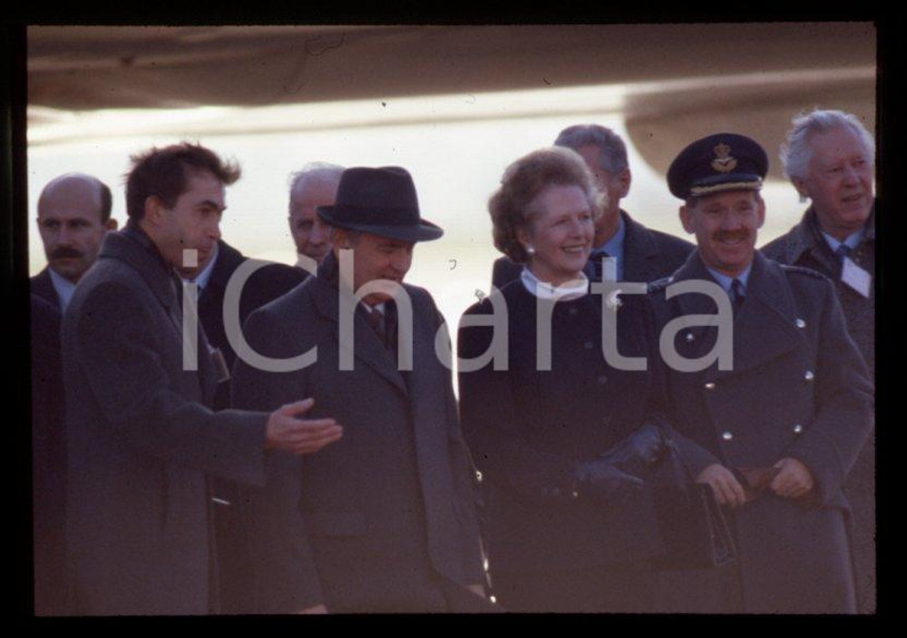 Fotografia d epoca originale 35mm vintage slide 1984 LONDON Heatrow  Michail GORBACHEV Margaret THATCHER 2 1