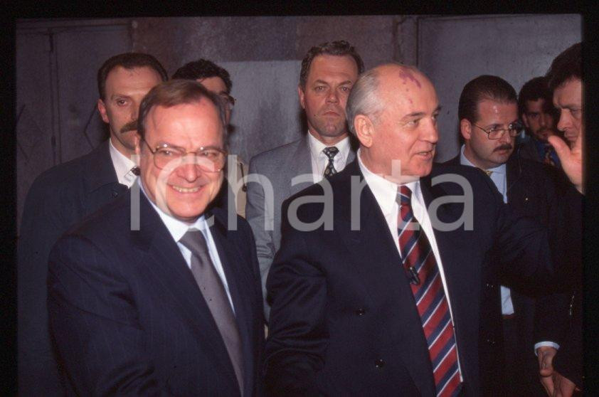 Fotografia d epoca originale 35mm vintage slide 1996 MILANO Teatro PARENTI Michail GORBACHEV  FORMENTINI 3 1