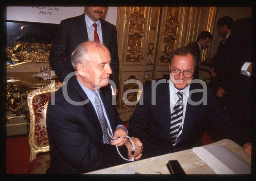 Fotografia d epoca originale 35mm vintage slide 1993 MILANO ISPI Michail GORBACHEV Marco FORMENTINI 3 1