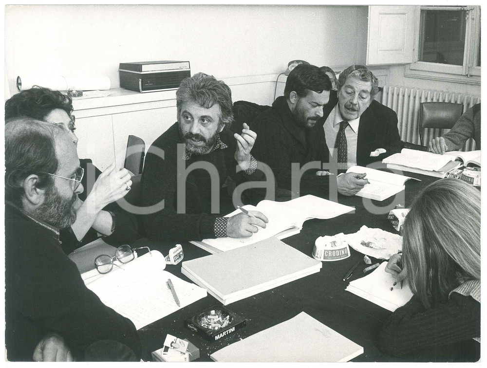 Fotografia d epoca originale 1976 TEATRO STABILE DI GENOVA Luca RONCONI  Prove L anitra selvatica Foto 1