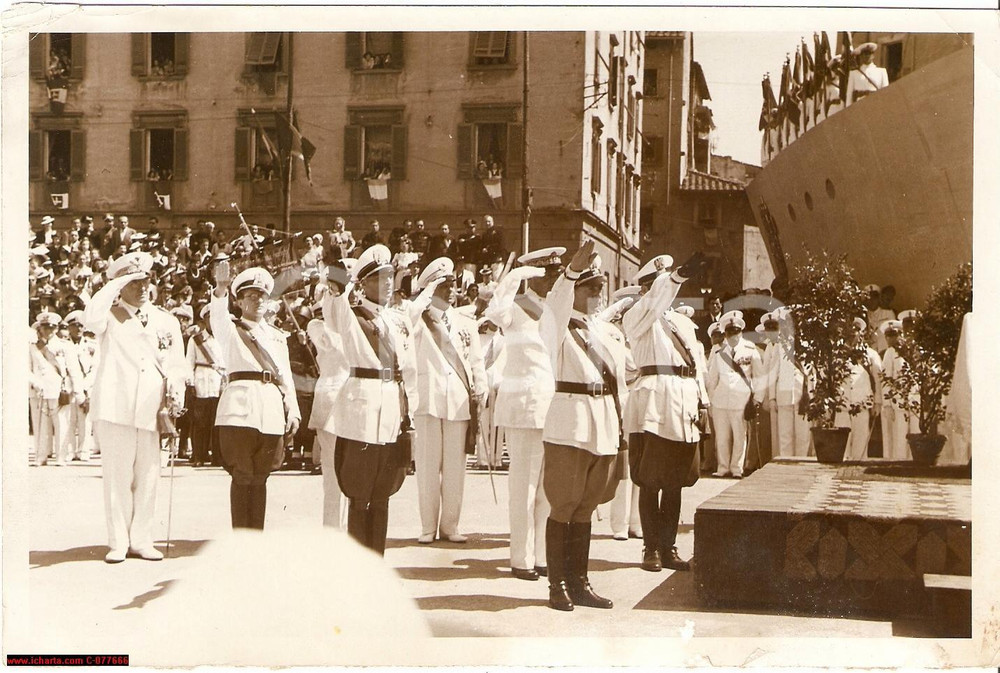 Fotografia d epoca originale 1939 A. Starace visita Cacciatorpediniere Camicia Nera 1