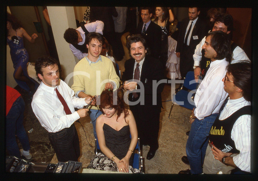 35mm vintage slide*1985 MODA Rolando ELISEI e il suo staff acconciano modella 3