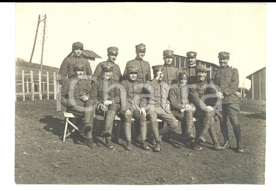 Fotografia d epoca originale 1918 REGIO ESERCITO BAYON F Dino BARBERIS posa con ufficiali Foto 11x8 1