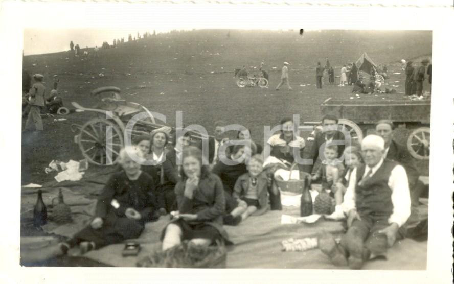Fotografia d epoca originale 1936 MONTE PENICE PV Scampagnata di famiglia in calesse Foto 11 x 7 cm 1