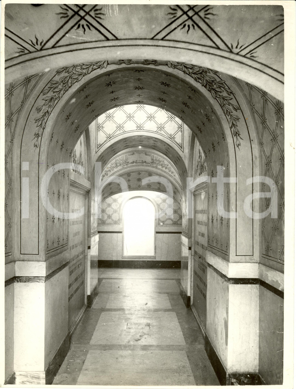 Fotografia d epoca originale 1938 MILANO Cripta rinnovata del Monumento alle Cinque Giornate FOTOGRAFIA 1