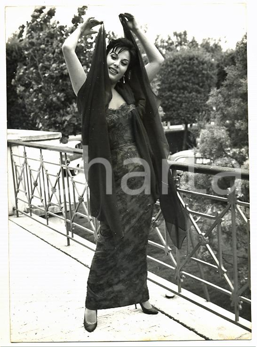 1955 ca LIDO DI VENEZIA L'attrice Daniela ROCCA durante danza dei veli *Foto