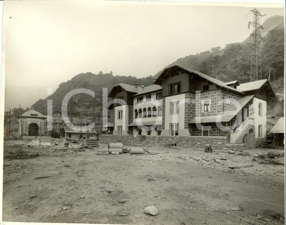 Fotografia d epoca originale 1930 ca SONICO BS Centrale Idroelettrica  Alloggi per il personale Foto 1