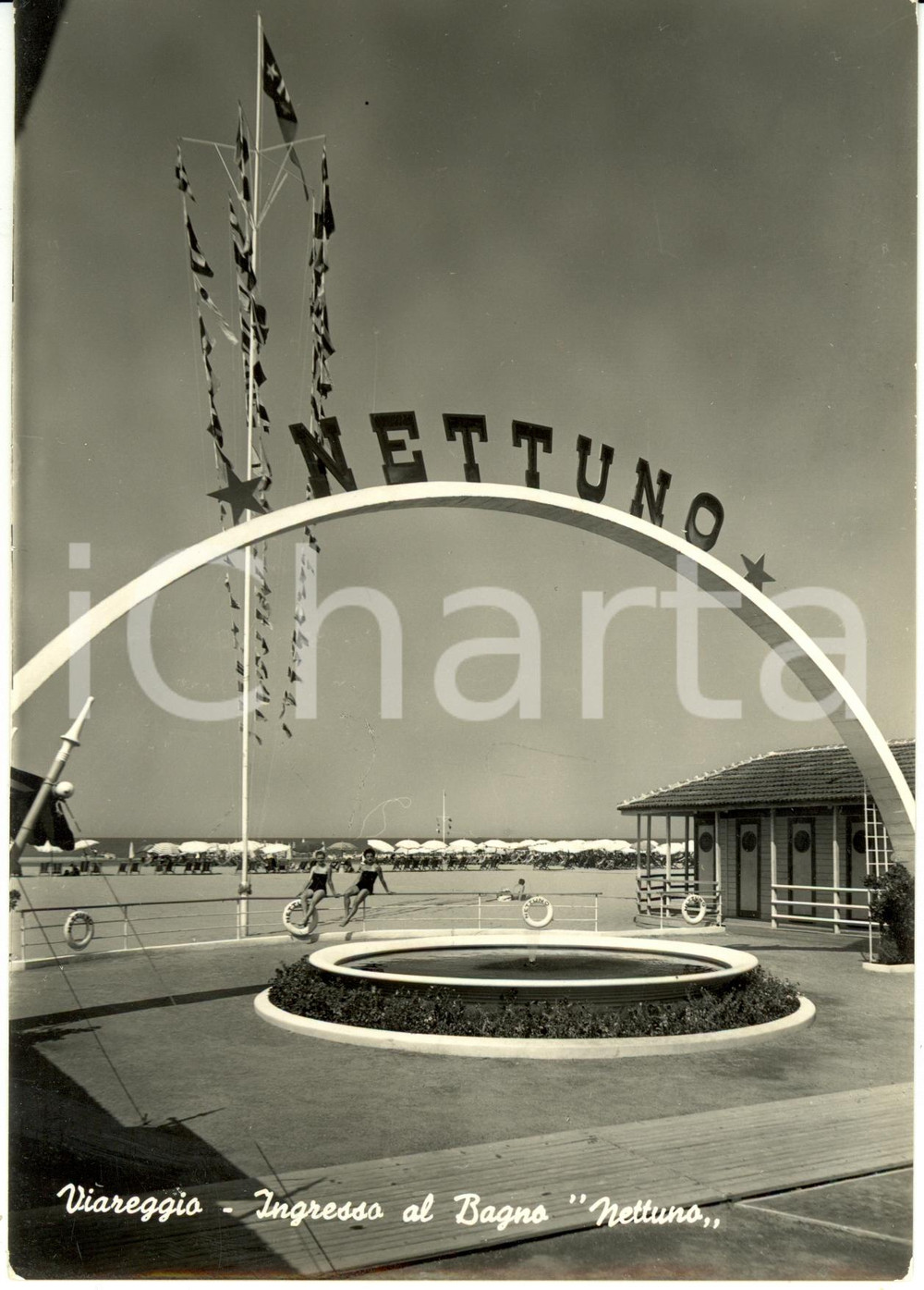 Cartolina originale da collezione 1950 ca VIAREGGIO (LU)  Ingresso del Bagno NETTUNO *Cartolina ANIMATA FG NV 1