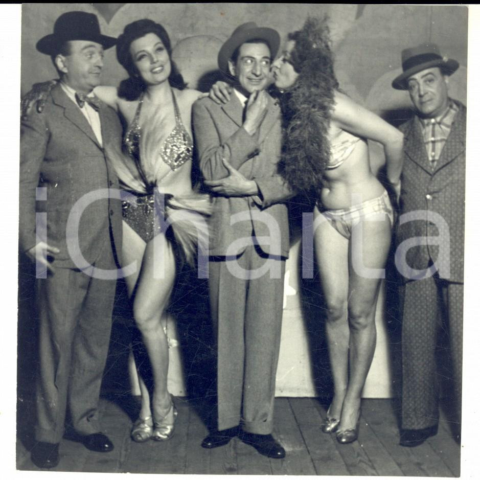 Fotografia d epoca originale 1940 ca MILANO Teatro ALCIONE  Uno spettacolo di varietà  Foto 12x12 cm 1