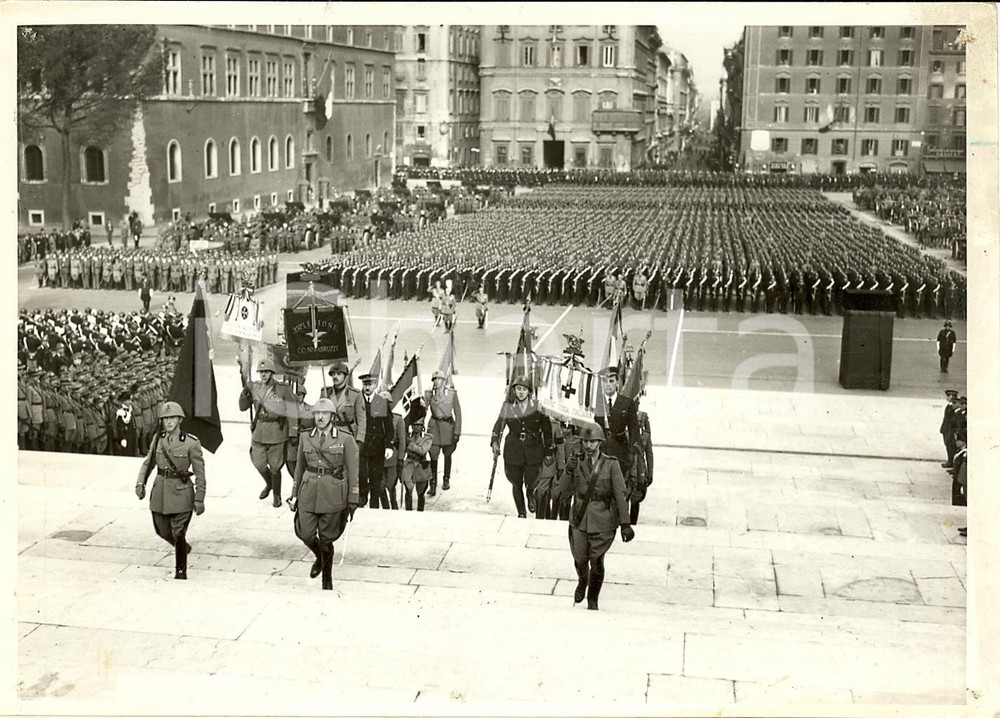 Fotografia d'epoca originale 1940 ca ROMA Genetliaco Re Imperatore al Milite Ignoto 1