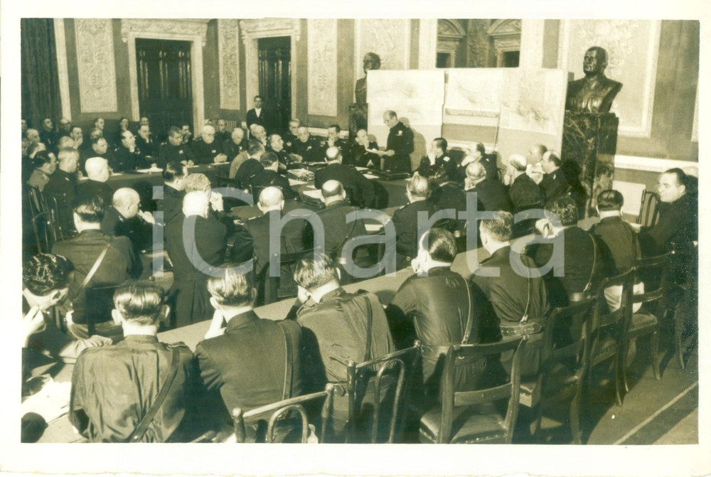 Fotografia d epoca originale 1938 GENOVA Antonio Stefano BENNI presiede riunione su problemi ferroviari FOTO 1