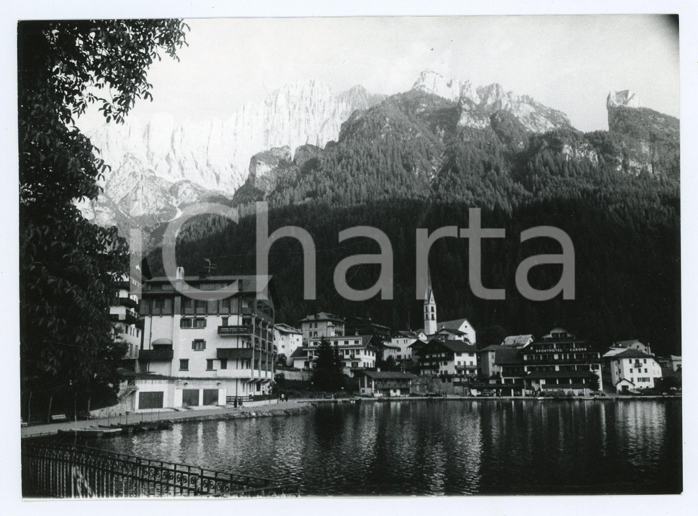 Fotografia d epoca originale 1982 ALLEGHE BL Il paese con il Monte Civetta  Foto 17x13 cm 1