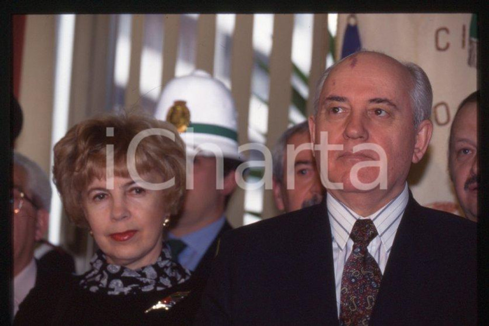 Fotografia d epoca originale 35mm vintage slide 1995 SESTO SAN GIOVANNI Michail GORBACHEV Raissa 9 1