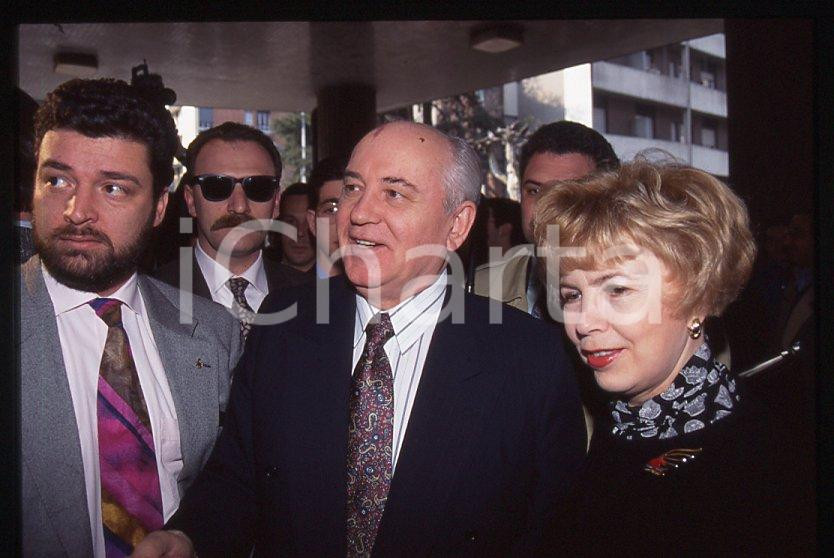 Fotografia d epoca originale 35mm vintage slide 1995 SESTO SAN GIOVANNI Michail GORBACHEV Raissa 14 1