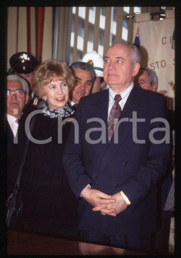 Fotografia d epoca originale 35mm vintage slide 1995 SESTO SAN GIOVANNI Michail GORBACHEV Raissa 28 1