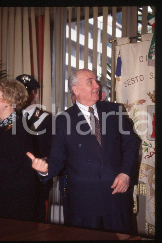 Fotografia d epoca originale 35mm vintage slide 1995 SESTO SAN GIOVANNI Michail GORBACHEV Raissa 32 1