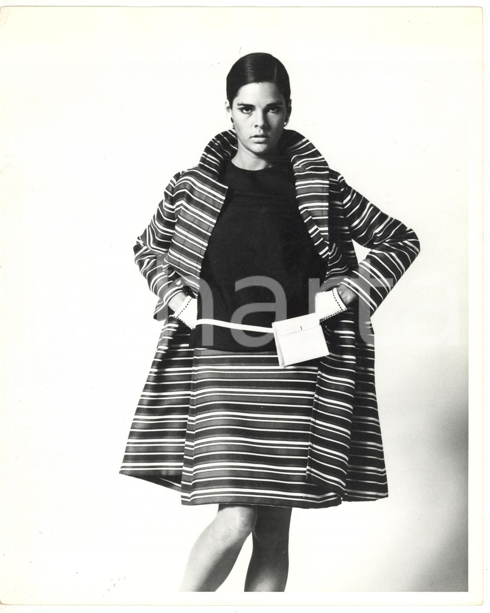 1970 ca USA Ritratto dell'attrice Ali MacGRAW in minigonna *Foto 20x25 cm